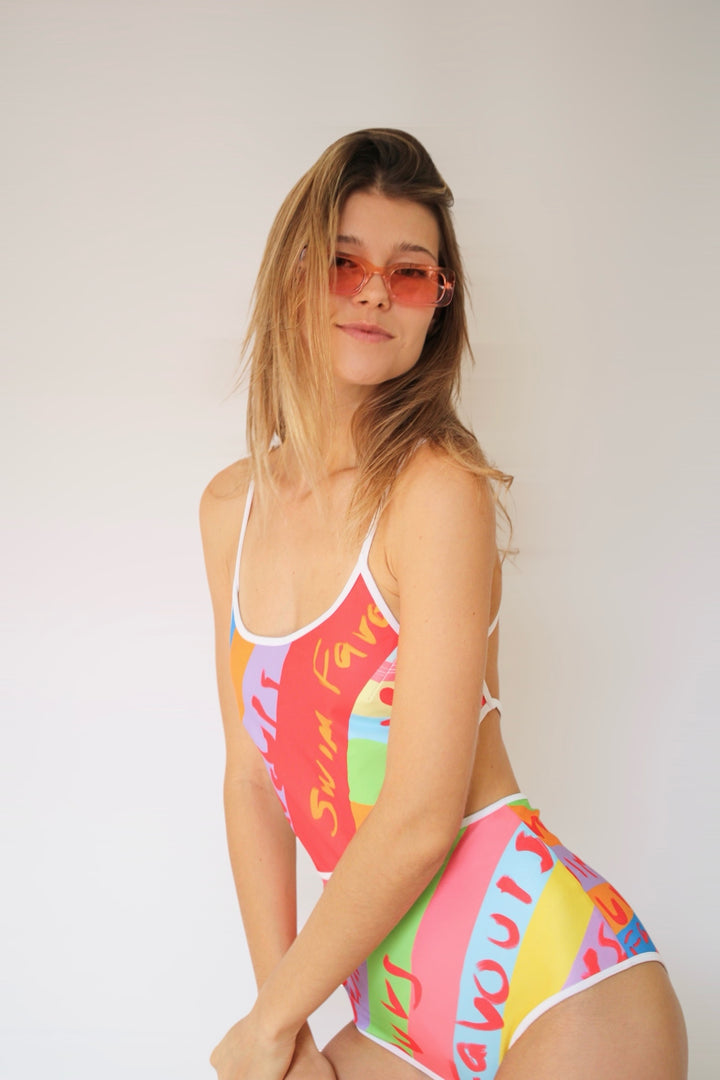 Enterizo Halo Pop Favours · Silueta que estiliza y roba miradas