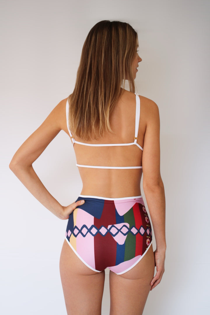 Enterizo Halo Cherry Brandy · Silueta que abraza el cuerpo