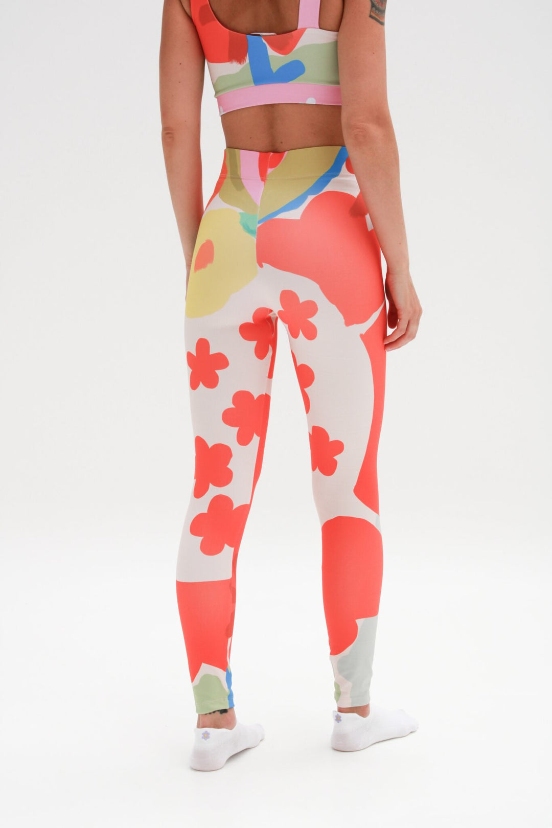 Lycra Red Flower · corte que estiliza